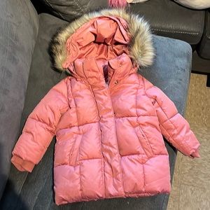 Baby Gap lightly used. Can be used under zero degrees. Limited edition 2022